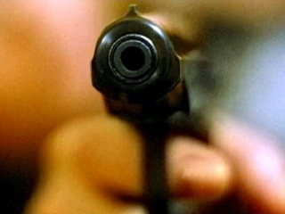 В Крыму пьяный с пистолетом требовал в магазине алкоголь в долг Кража, В Крыму пьяный с пистолетом требовал в магазине алкоголь в долг