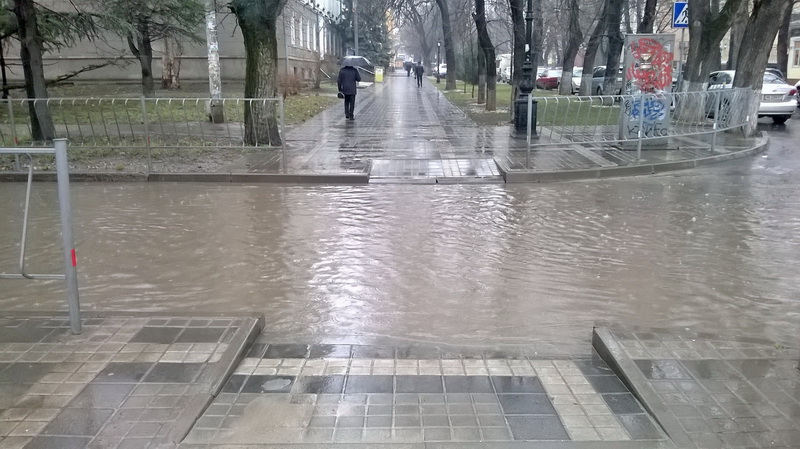 Потоп, Дождь затопил улицы Симферополя