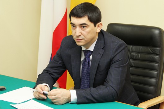 политическая ситуация в Украине, Украинские протестанты следуют инструкциям американца Шарпа, – депутат