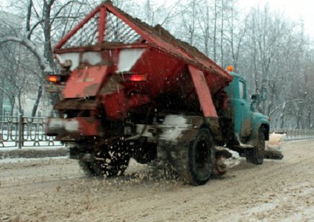Подготовка к зиме, На дороги Симферополя высыпали 180 тонн песка и соли