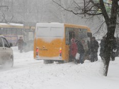 Непогода, Из-за непогоды в районах Крыма не вышли на маршруты до 90% автобусов