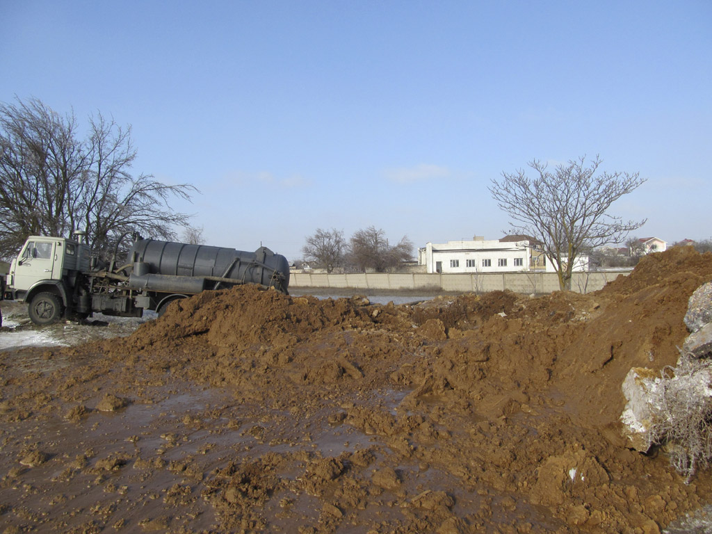 Водовод под Евпаторией отремонтировали Авария, Водовод под Евпаторией отремонтировали