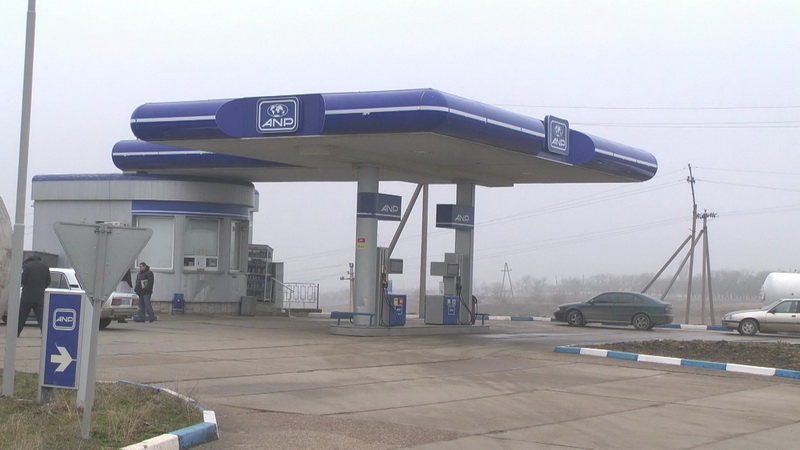 В Крыму работница АЗС украла деньги и инсценировала ограбление В Крыму работница АЗС украла деньги и инсценировала ограбление