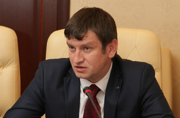 Изменения в Конституцию Украины должны приниматься с соблюдением Основного закона страны, – депутат