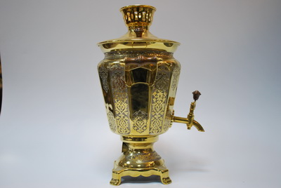 В аэропорту Симферополя задержали мужчину с редким самоваром