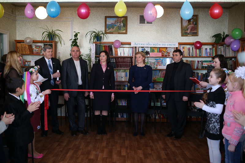 Пять библиотек получили компьютеры