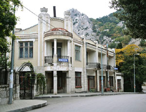 Суд оставил 1,8 га земли на ЮБК детскому санаторию