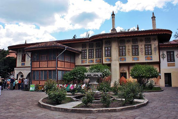 После внесения Бахчисарайского заповедника в список ЮНЕСКО ожидают наплыва туристов После внесения Бахчисарайского заповедника в список ЮНЕСКО ожидают наплыва туристов