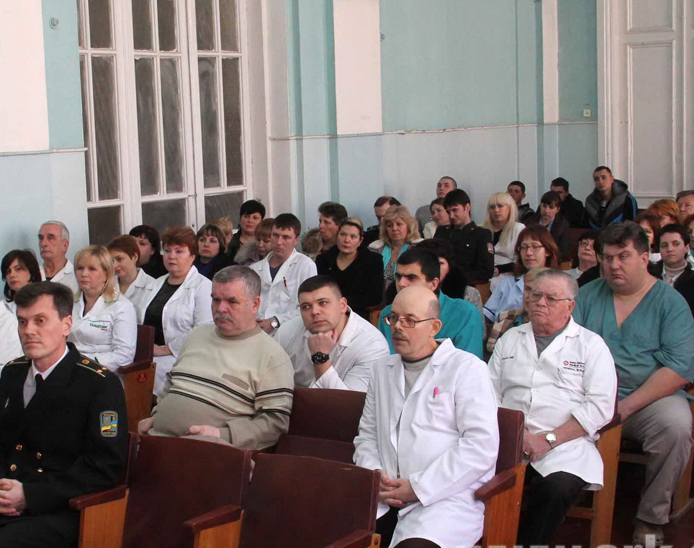 В Симферополе вручили награды медикам военного госпиталя В Симферополе вручили награды медикам военного госпиталя