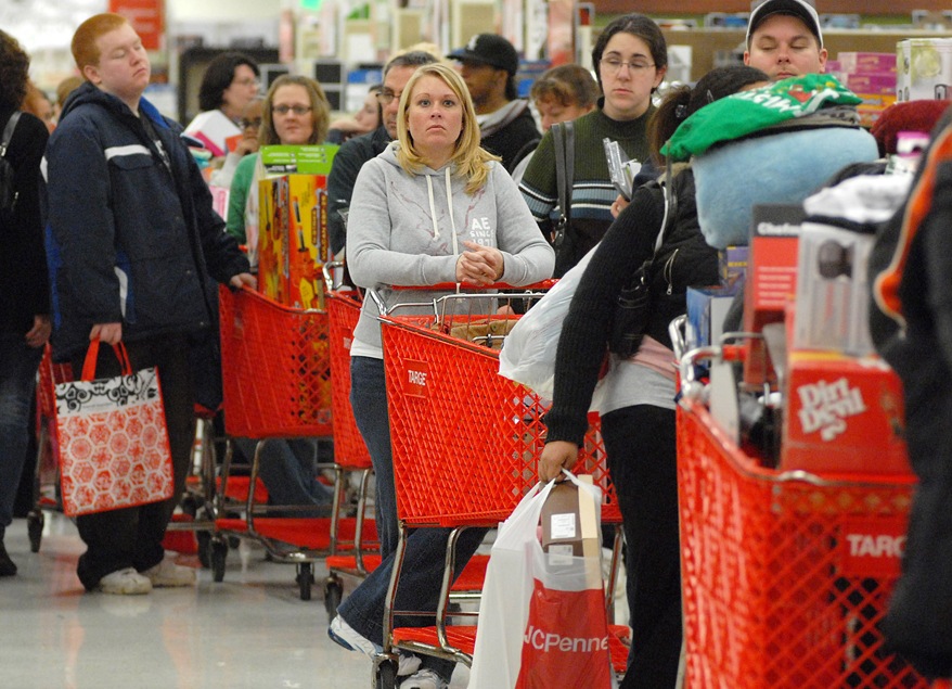 В Алуште нет дефицита продуктов, валюты и бензина