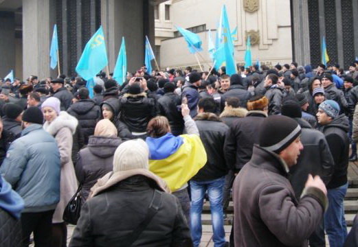 Жертвами вчерашнего митинга в Симферополе стали два человека