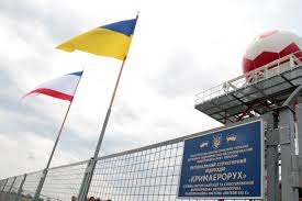 На территорию предприятия «Крымаэрорух» пытаются попасть вооруженные люди На территорию предприятия «Крымаэрорух» пытаются попасть вооруженные люди