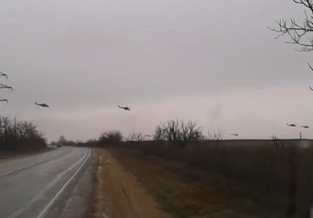 В Крыму зафиксировали движение незарегистрированных российских вертолетов В Крыму зафиксировали движение незарегистрированных российских вертолетов