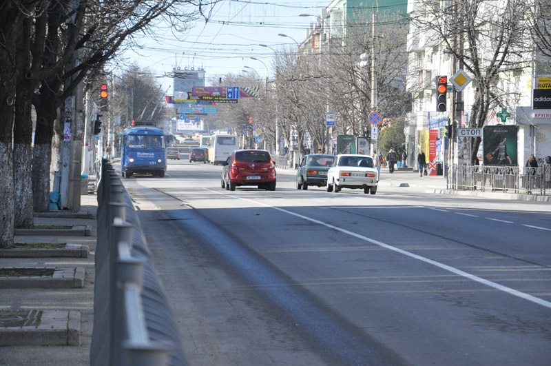 Центральные улицы Симферополя открыли для проезда