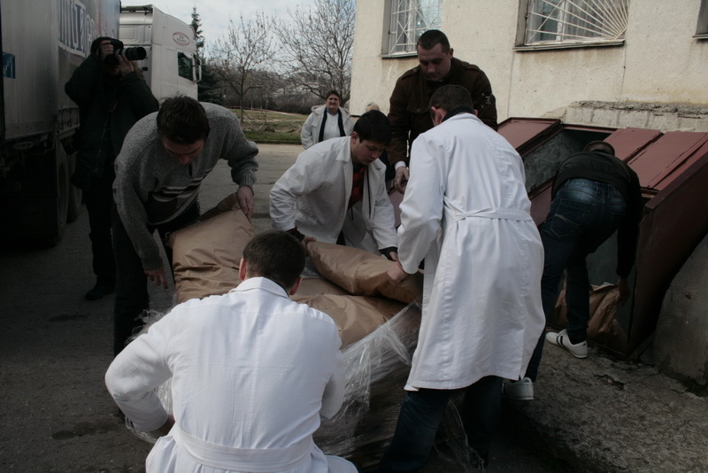 Детская больница в Симферополе получила гуманитарную помощь от Владимирской области