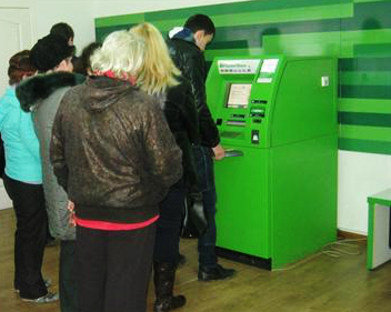 В Крыму «ПриватБанк» пополнил банкоматы наличностью