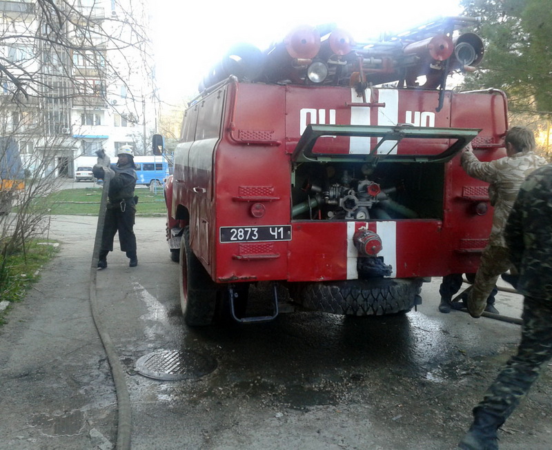 На пожаре в Крыму спасли двух человек На пожаре в Крыму спасли двух человек