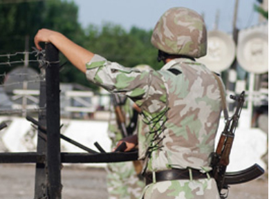 В Крыму разыскивают сбежавшего с оружием командира погранзаставы В Крыму разыскивают сбежавшего с оружием командира погранзаставы