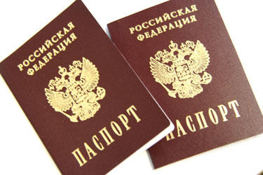 Российские паспорта выдаются крымчанам бесплатно, – МВД
