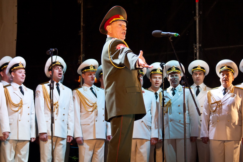 В Севастополе выступил ансамбль российской армии