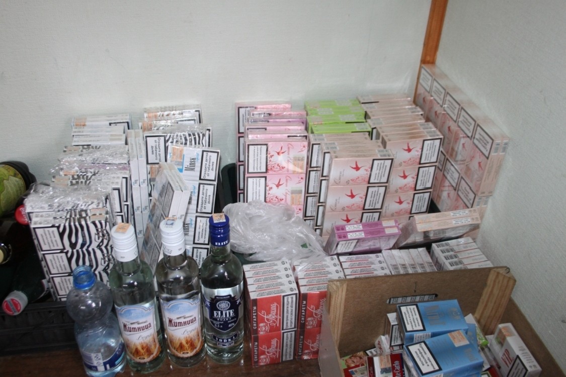 В Симферополе налоговики изъяли алкоголя и сигарет на 1,3 млн. грн.