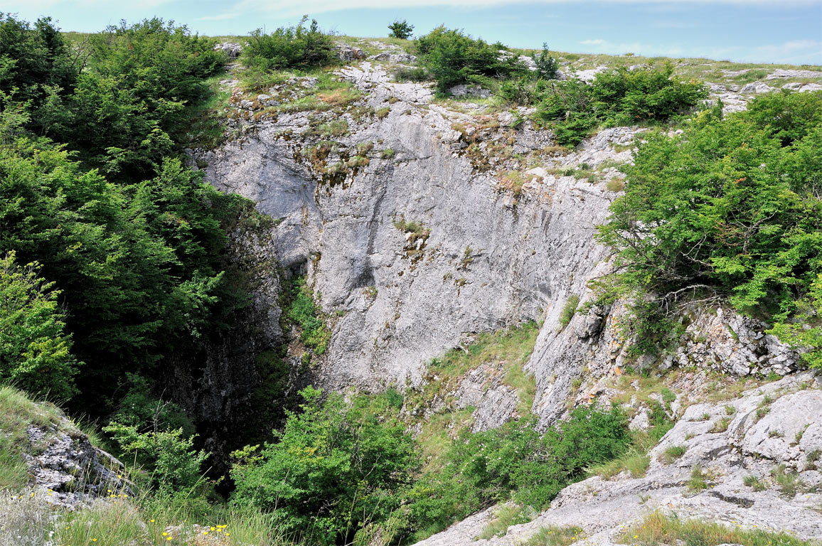 На выходных туристка травмировалась в крымских пещерах