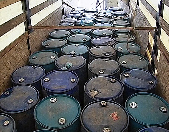 В Крыму задержали грузовик с контрабандным спиртом В Крыму задержали грузовик с контрабандным спиртом