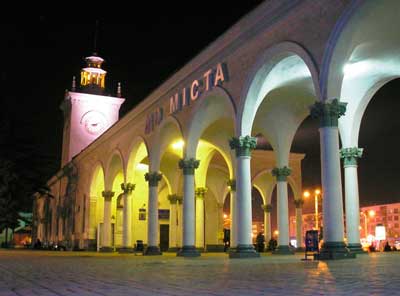 В Крыму перевели стрелки часов вперед В Крыму перевели стрелки часов вперед