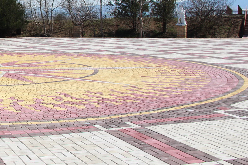 В парке львов в Белогорском районе построили вертолетную площадку