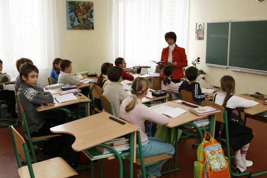 На развитие инфраструктуры школ Крыма направят 42 млн. рублей На развитие инфраструктуры школ Крыма направят 42 млн. рублей