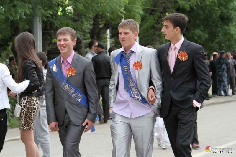 В этом году школьники Крыма получат вместо медалей нагрудные знаки