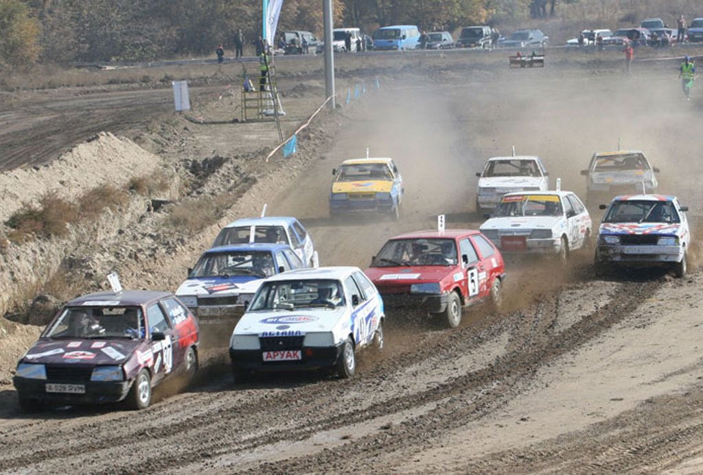 В Крыму откроют сезон по автокроссу В Крыму откроют сезон по автокроссу