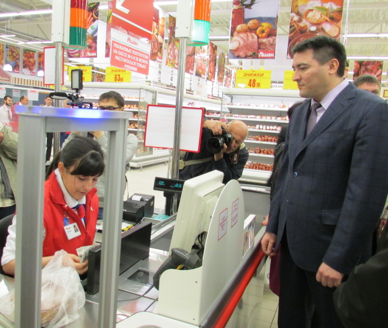 Повышение цен в торговых сетях Крыма связано с падением гривны, – Темиргалиев Повышение цен в торговых сетях Крыма связано с падением гривны, – Темиргалиев