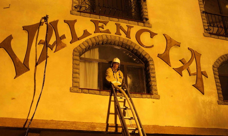 В Симферополе горела гостиница В Симферополе горела гостиница