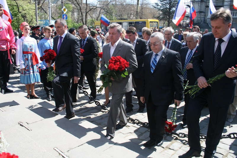 В Симферополе отметили годовщину подписания манифеста о присоединении Крыма к России