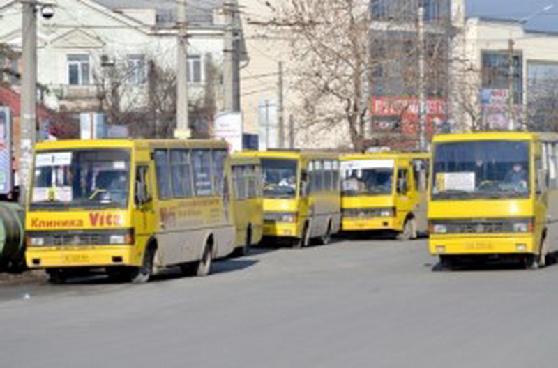 В Симферополе в поминальный день будет ходить дополнительный транспорт