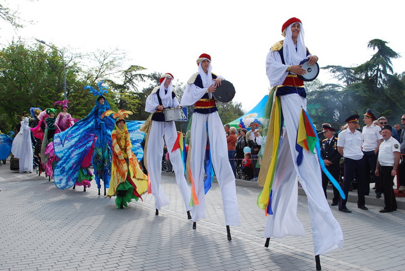 В Евпатории открыли курортный сезон «Парадом эпох»