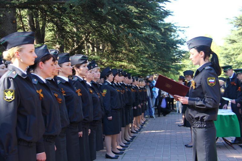 В Симферополе судебные приставы приняли присягу В Симферополе судебные приставы приняли присягу