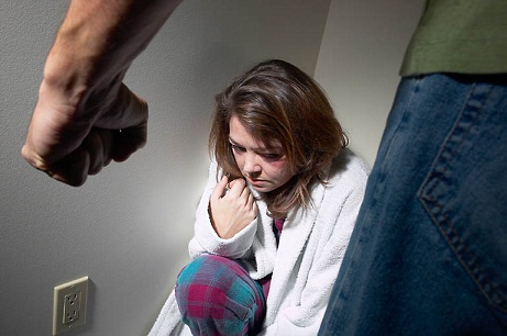 Житель Севастополя задержан за изнасилование собственной дочери Житель Севастополя задержан за изнасилование собственной дочери