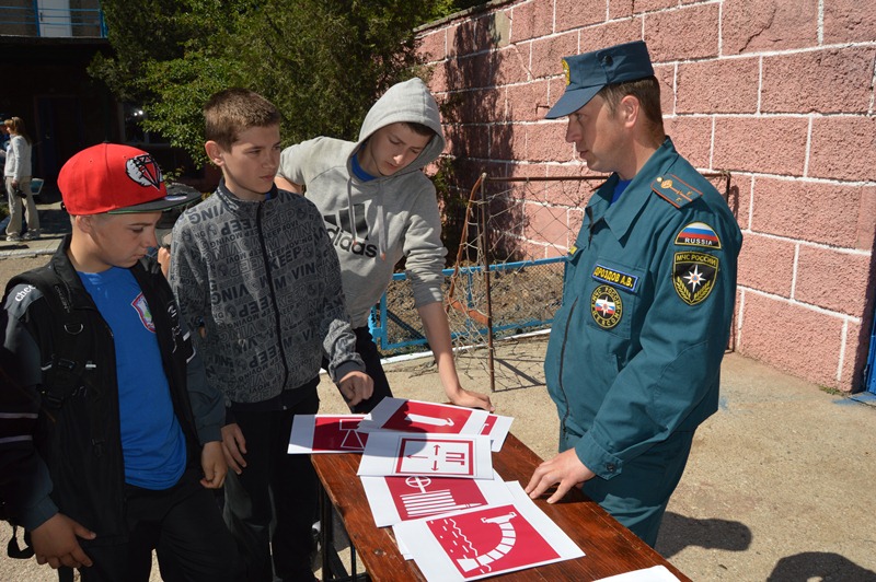 В Севастополе прошел слет военно-патриотических клубов В Севастополе прошел слет военно-патриотических клубов