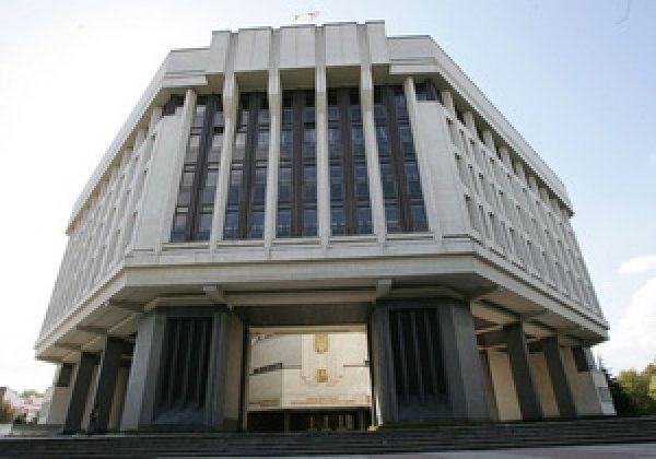 В этом году крымский парламент планирует принять около 100 законов В этом году крымский парламент планирует принять около 100 законов