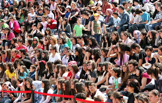 В Крыму до 6 июня запретили проводить массовые мероприятия В Крыму до 6 июня запретили проводить массовые мероприятия