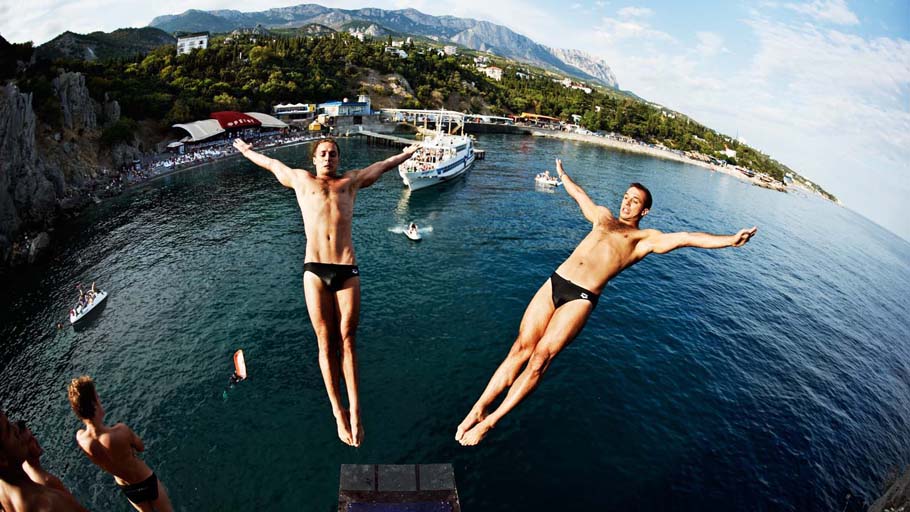 В Крыму отменили соревнования по клифф-дайвингу В Крыму отменили соревнования по клифф-дайвингу