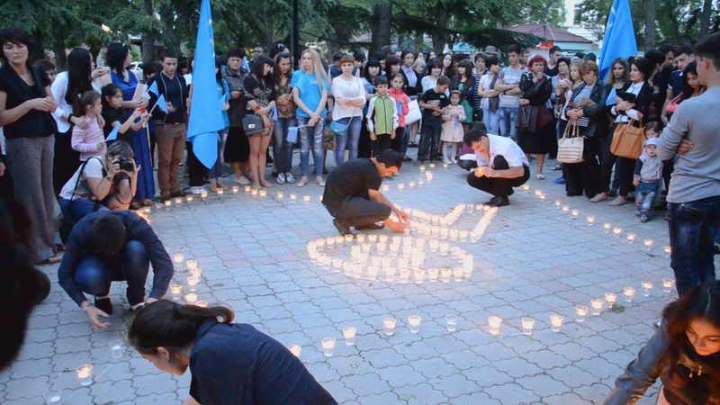 В Феодосии прошла акция «Зажги огонь в сердце своем»