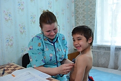 Российские медики продолжают осмотры крымчан и диспансеризацию сирот