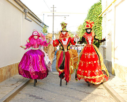 В Евпатории отметят День России