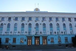 Население Крыма одобряет работу правительства и парламента, – опрос