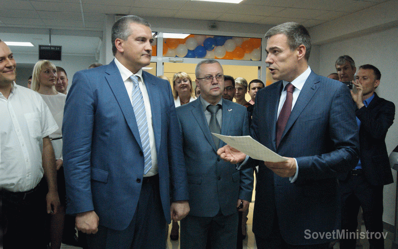 Премьер Крыма открыл новый операционный зал в налоговой Премьер Крыма открыл новый операционный зал в налоговой