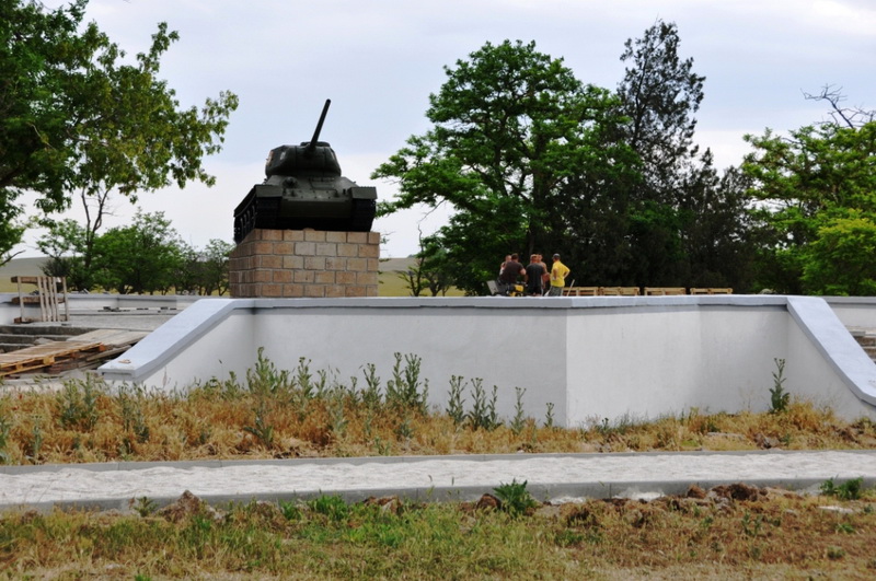 Реконструкцию мемориала в Сакском районе закончат ко Дню России