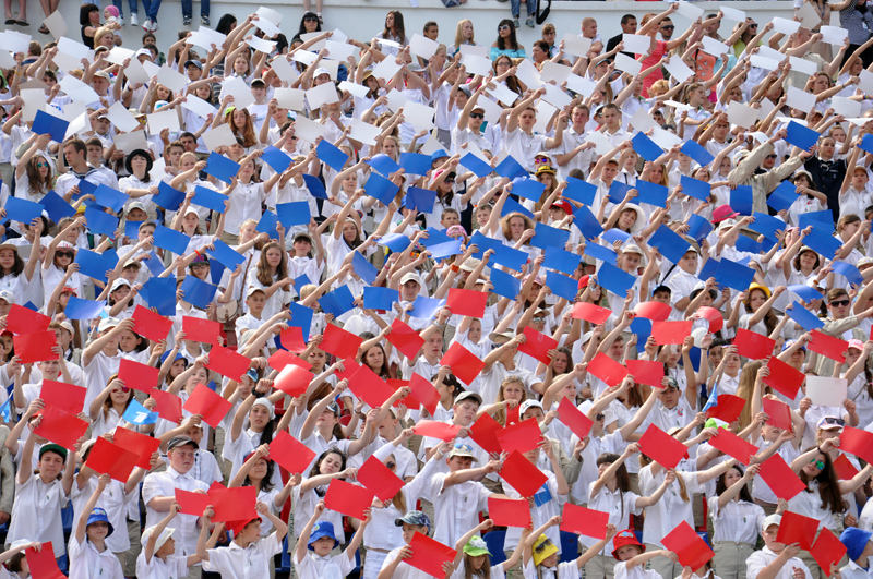 Российские звезды открыли первую смену в «Артеке»